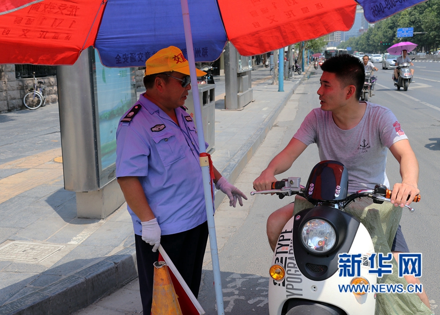 鄭州:高溫下的勞動者們