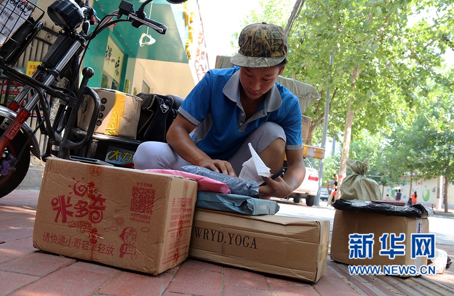 鄭州:高溫下的勞動者們