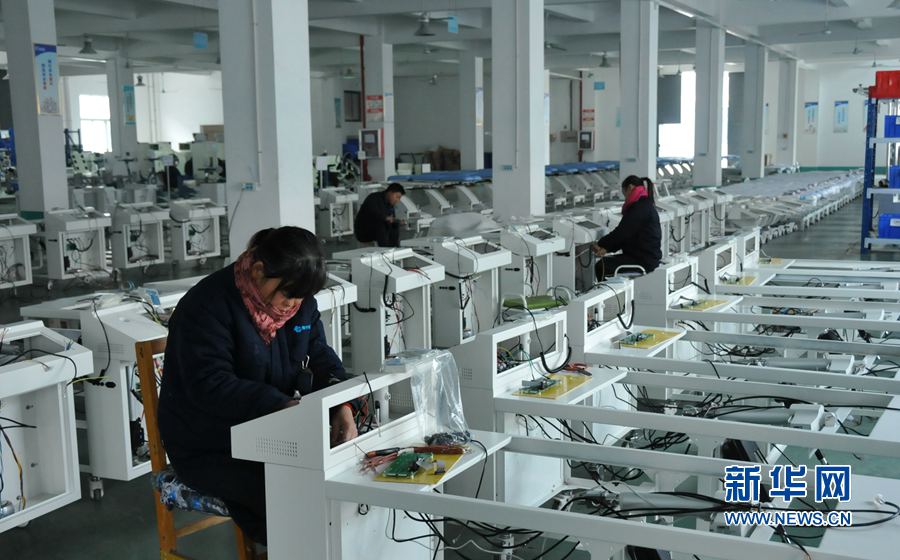 河南內(nèi)黃:康復(fù)醫(yī)療設(shè)備產(chǎn)銷兩旺 河南內(nèi)黃:康復(fù)醫(yī)療設(shè)備產(chǎn)銷兩旺