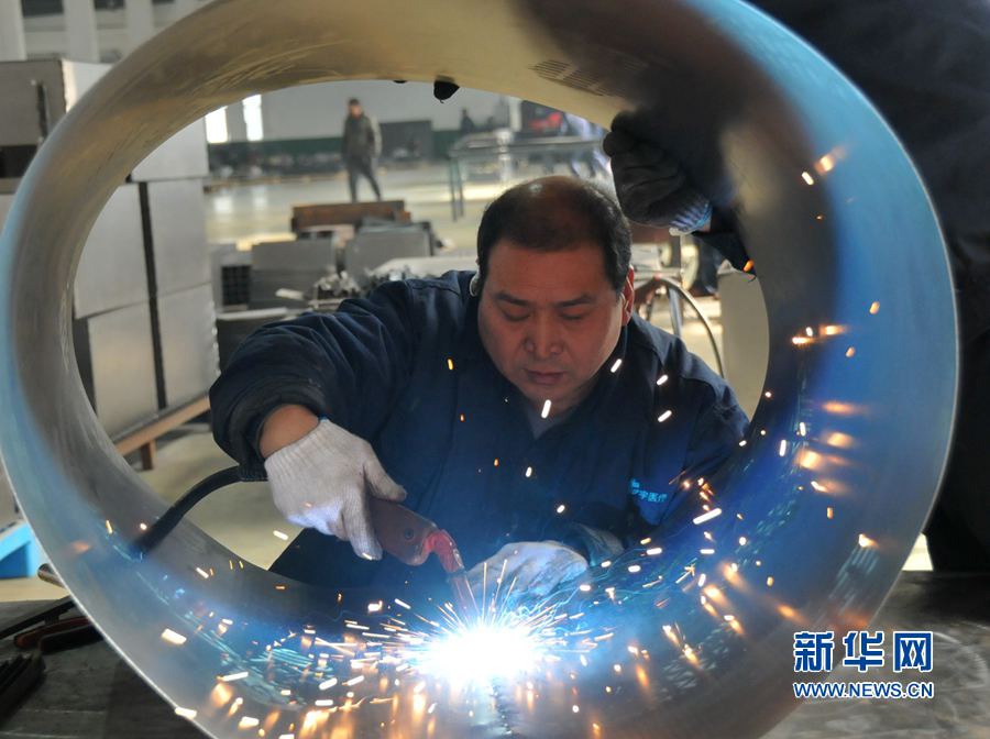 河南內(nèi)黃:康復(fù)醫(yī)療設(shè)備產(chǎn)銷兩旺 河南內(nèi)黃:康復(fù)醫(yī)療設(shè)備產(chǎn)銷兩旺