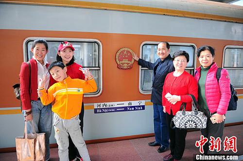 DЇοڒЇյ܇ǰӰ<a target='_blank'  _fcksavedurl='http://www.chinanews.com/'><p class=
