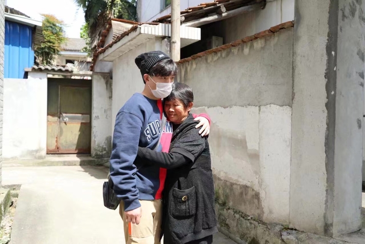 坐高鐵看中國｜我要認真端詳武漢，曾交付熱情與生命的地方